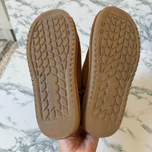 UGG Koolaburra Youth 6 Koola Short Boot Brown Suede Shearling Pull On Shoe STAIN - Picture 5 of 7